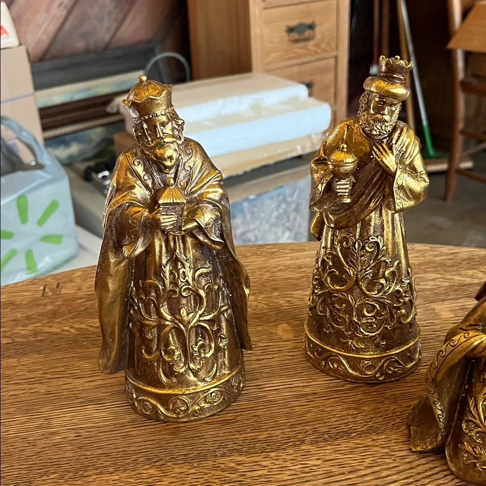 Mark Roberts Gold Nativity Figurine Set of 7